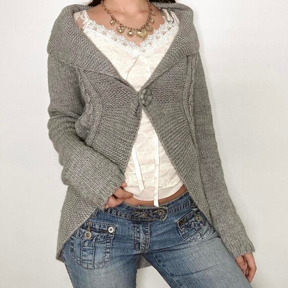 Cutie y2k gray slouchy fit cable knit cardigan with button - Picture 2 of 5
